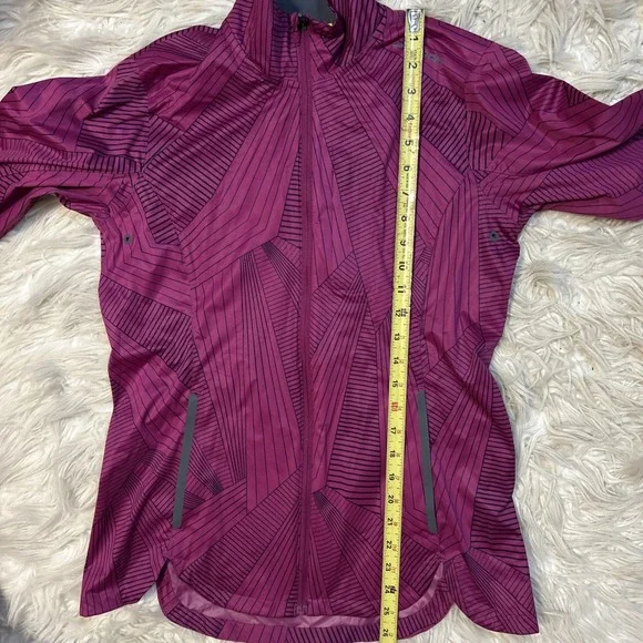 Brooks Run Happy Drift Shell Jacket Size Small Reflective Windbreaker‎ 220971 - Picture 11 of 12